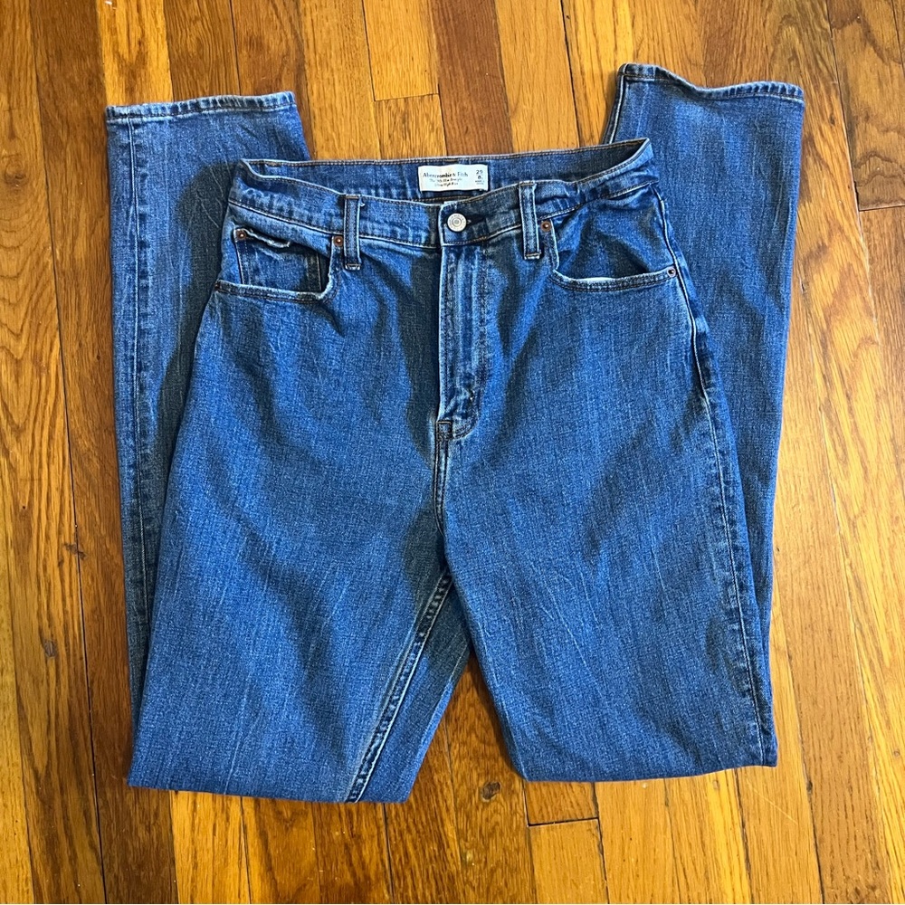 Abercrombie 90s Slim Straight Curve Love Ultra High Rise